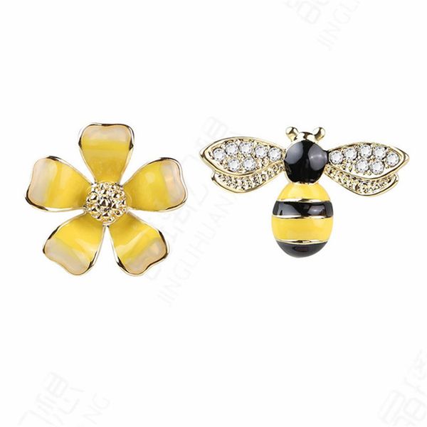 2021 fashion asymmetric earrings flower bee creative female earrings, Golden;silver
2021 fashion asymmetric earrings flower bee creative female earrings, Golden;silver