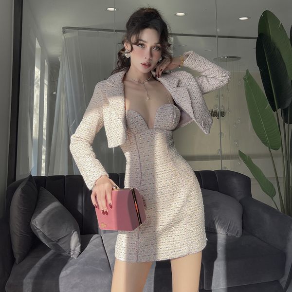 2021 new spring vintage pink turn-down collar long sleeve short spaghetti coat girdle dress two women's clothes 8im0, Black;gray
2021 new spring vintage pink turn-down collar long sleeve short spaghetti coat girdle dress two women's clothes 8im0, Black;gray
