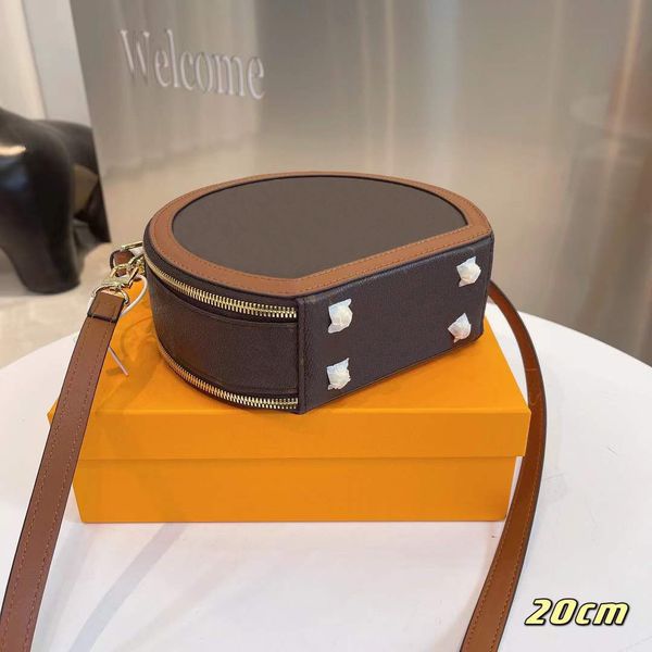 2022designers bags portable small round handbag for men women shoulder bags luxurys leather handbags three sizes zi
2022designers bags portable small round handbag for men women shoulder bags luxurys leather handbags three sizes zi