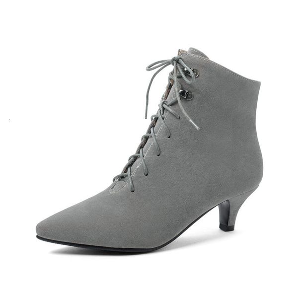 2021 new lace up pointed toe casual ankle boots flock fashion thin high heel autumn winter women shoes big size 34-43 qp6s, Black 
2021 new lace up pointed toe casual ankle boots flock fashion thin high heel autumn winter women shoes big size 34-43 qp6s, Black