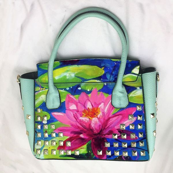 art hand painted flowers rose 2020 women bags design women handbag flower printed genuine leather shoulder bag
art hand painted flowers rose 2020 women bags design women handbag flower printed genuine leather shoulder bag