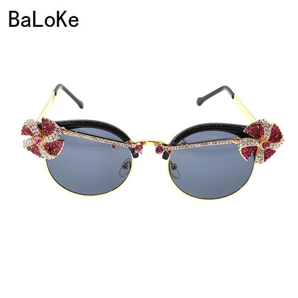 sunglasses retro european style brand designer ladies carved exaggerated party sun glasses women charm eyewear decoration, White;black
sunglasses retro european style brand designer ladies carved exaggerated party sun glasses women charm eyewear decoration, White;black
