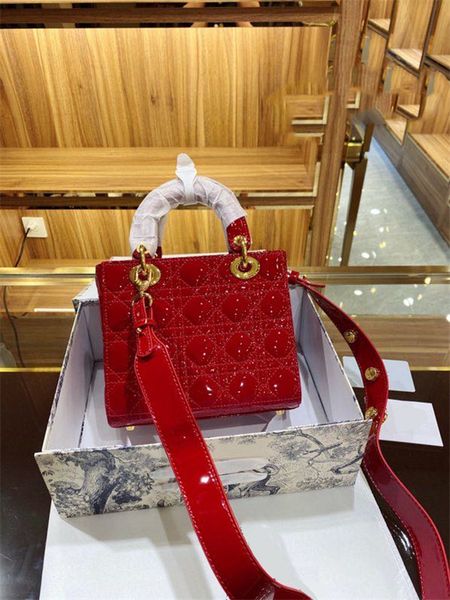 luxury designer famous princess lady women fashion vintage clutch handbags removable badge broadband patent leather clutch alligator bags
luxury designer famous princess lady women fashion vintage clutch handbags removable badge broadband patent leather clutch alligator bags