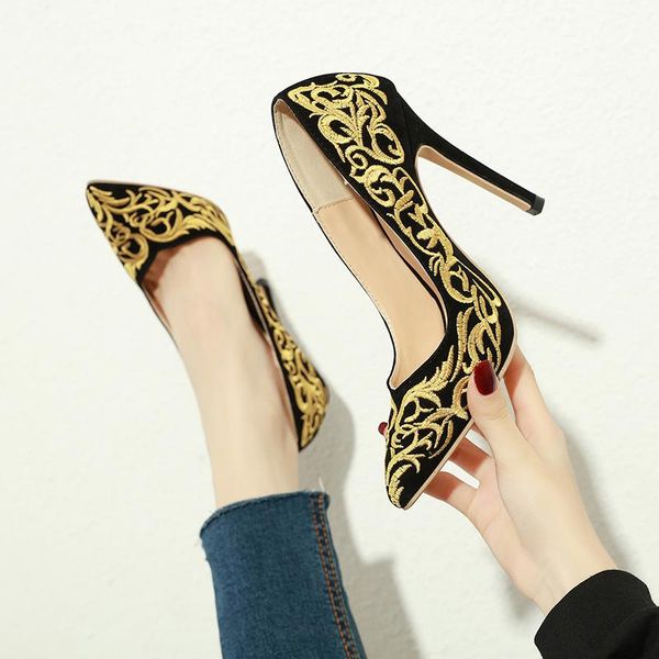 2020 summer women high heels embroidered fashion shallow pumps pointed toe party autumn spring thin heels women 12cm high, Black
2020 summer women high heels embroidered fashion shallow pumps pointed toe party autumn spring thin heels women 12cm high, Black
