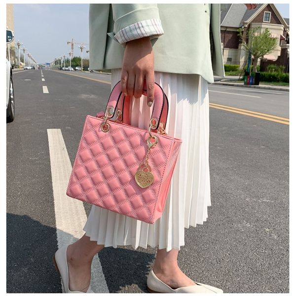 fashion handbags lingge embroidered thread love bag hanging pendant children's handbag women's new net red single shoulder messeng
fashion handbags lingge embroidered thread love bag hanging pendant children's handbag women's new net red single shoulder messeng