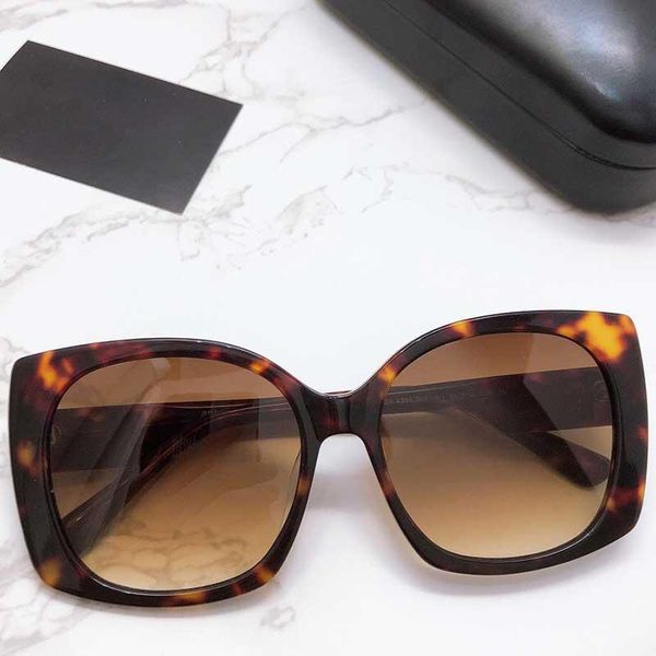 2021ss season women fashion sunglasses 4358 women cat eye frame sunglasses latest metal logo with original glasses case, White;black
2021ss season women fashion sunglasses 4358 women cat eye frame sunglasses latest metal logo with original glasses case, White;black
