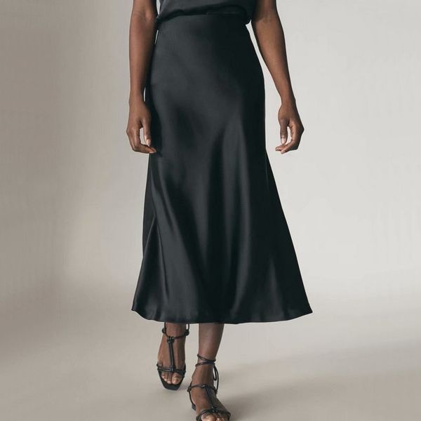 spring summer women high waist satin skirt metallic color long skirt shiny silk imitation midi skirt silver black t200324
spring summer women high waist satin skirt metallic color long skirt shiny silk imitation midi skirt silver black t200324