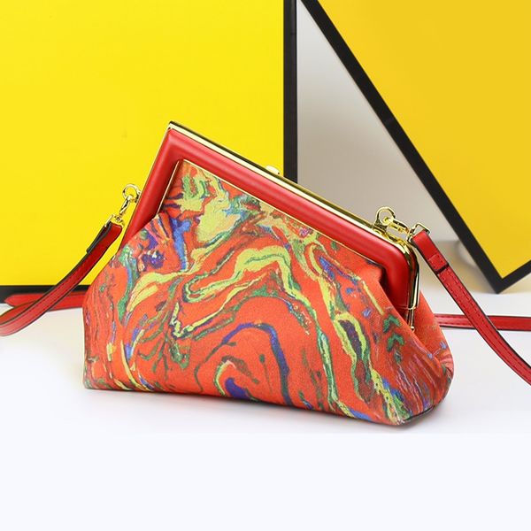 2022 luxurys designers cross-body bag clutch handbag metal hemming genuine leather new fashion women handbags ladies single shoulder messeng
2022 luxurys designers cross-body bag clutch handbag metal hemming genuine leather new fashion women handbags ladies single shoulder messeng