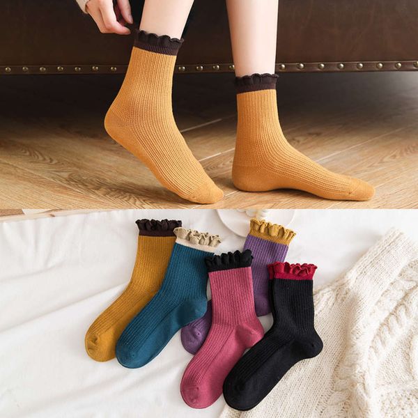 autumn and winter new double needle color matching lace women's middle tube fashion korean cotton socks, Black;white
autumn and winter new double needle color matching lace women's middle tube fashion korean cotton socks, Black;white