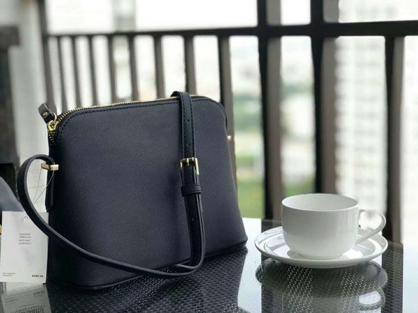 18 цветов известный бренд дизайнерские сумки сумка crossbody сумка креста женщины женщины сумки на плечо стиль
18 цветов известный бренд дизайнерские сумки сумка crossbody сумка креста женщины женщины сумки на плечо стиль