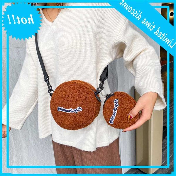 cloth canvas bag, women's single shoulder, autumn and winter style, korean version, similar to teddy hair round bag
cloth canvas bag, women's single shoulder, autumn and winter style, korean version, similar to teddy hair round bag