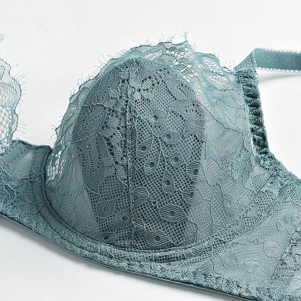 2021 new bra set lace plus size women's underwear floral pattern eyelash decoration underwire nipple proof lingerie women for summer, Red;black
2021 new bra set lace plus size women's underwear floral pattern eyelash decoration underwire nipple proof lingerie women for summer, Red;black