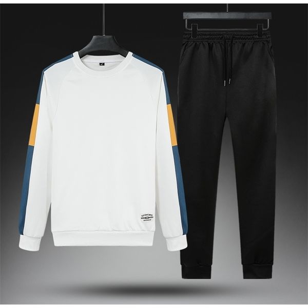 fashion mens tracksuit autumn casual men hoodies sets patchwork sweatshirt sweatpants male sweatsuit sportswear set big size 4xl 201118, Gray 
fashion mens tracksuit autumn casual men hoodies sets patchwork sweatshirt sweatpants male sweatsuit sportswear set big size 4xl 201118, Gray