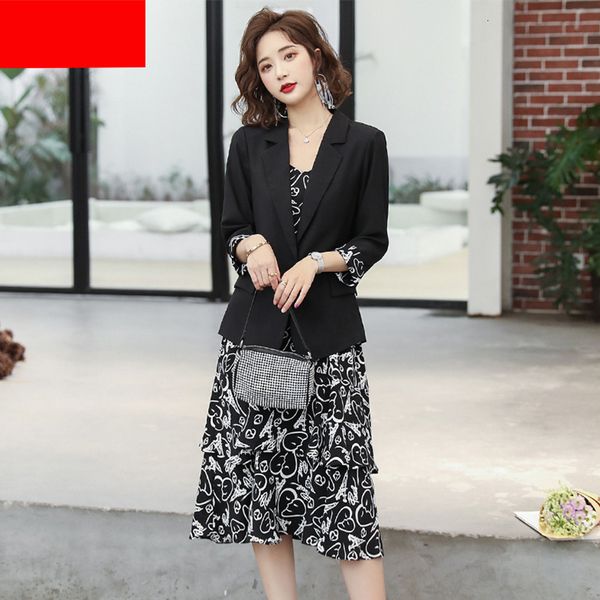 women's thin clothing summer and autumn long sleeve cardigan jacket dresses solid color two-piece lady suit
women's thin clothing summer and autumn long sleeve cardigan jacket dresses solid color two-piece lady suit