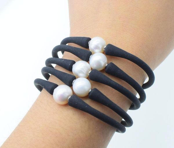 beautiful new natural one piece freshwater pearl near round white 10-11mm bracelet 7.5" wholesale, Black
beautiful new natural one piece freshwater pearl near round white 10-11mm bracelet 7.5" wholesale, Black