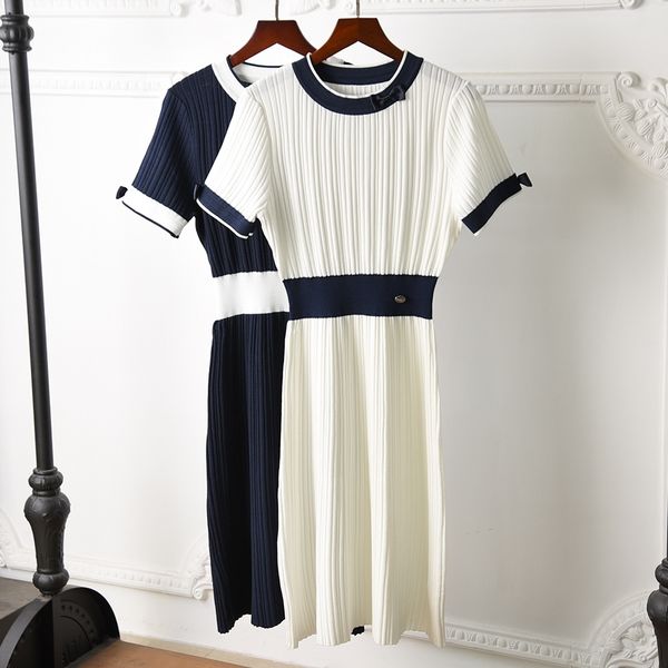 2020 short sleeve o neck panelled milan runway dress designer dress brand same style dress 0420-9, Black
2020 short sleeve o neck panelled milan runway dress designer dress brand same style dress 0420-9, Black