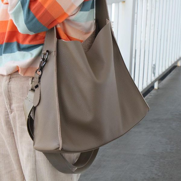 shoulder bags for women 2021 luxury big handbags casual totes genuine leather lady crossbody bag simple fashion messenger bucket
shoulder bags for women 2021 luxury big handbags casual totes genuine leather lady crossbody bag simple fashion messenger bucket