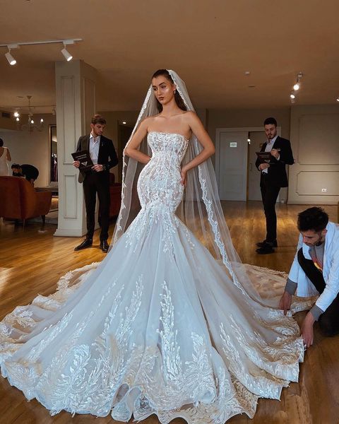 vintage strapless 2021 wedding dresses lace applique sleeveless wedding gowns back illusion bodices sweep train arabic bridal gowns, White
vintage strapless 2021 wedding dresses lace applique sleeveless wedding gowns back illusion bodices sweep train arabic bridal gowns, White