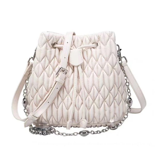 miao family 2020 new diamond chain small fragrant wind pleated bucket french bucket pleated folds folds fairy bag single shoulder messenger
miao family 2020 new diamond chain small fragrant wind pleated bucket french bucket pleated folds folds fairy bag single shoulder messenger