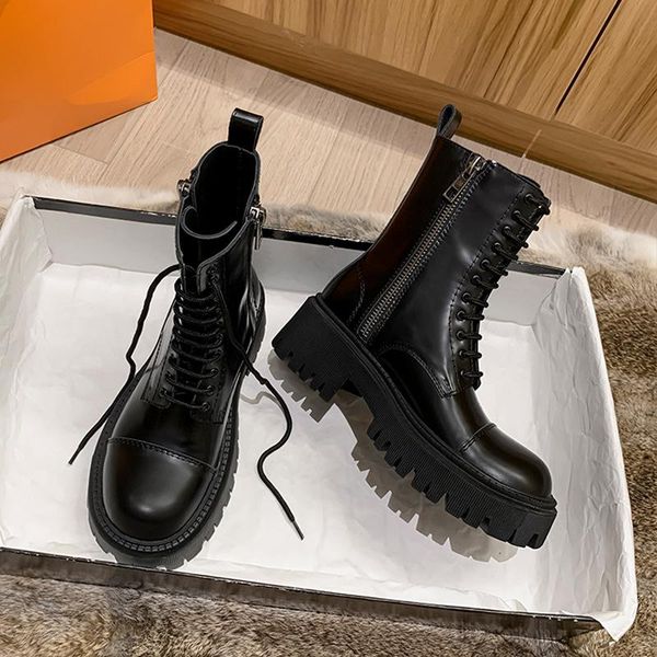 boots leather with big head, women's british style, thick short boots, handsome, black motorcycle ins
boots leather with big head, women's british style, thick short boots, handsome, black motorcycle ins