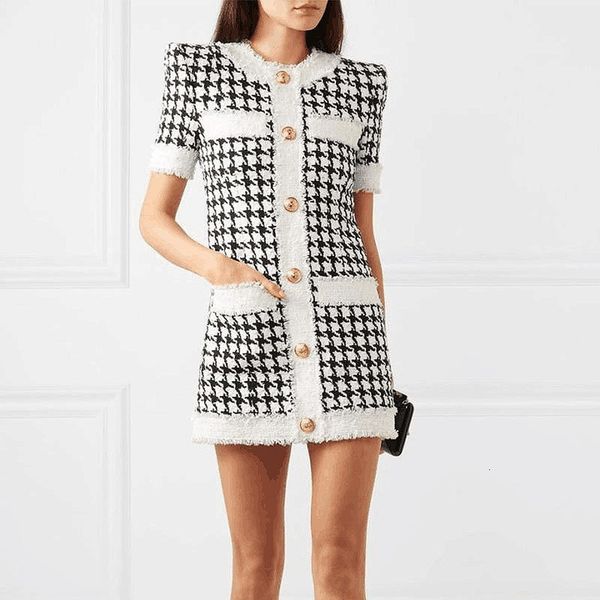 fashion dressed in women's plaid wool, female mesh, lean winter luxury lion party dress, lady purse buttons, designer dress. mczs, Black;gray
fashion dressed in women's plaid wool, female mesh, lean winter luxury lion party dress, lady purse buttons, designer dress. mczs, Black;gray