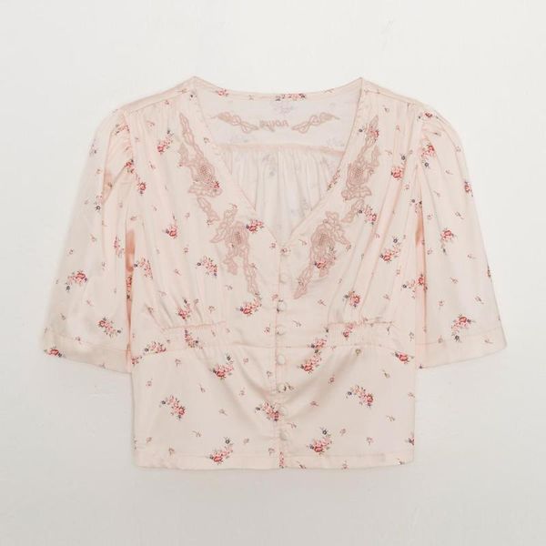 women's blouses & shirts style pink floral women shirt female retro puff sleeve button embroidered v-neck lady cardigan 2021 1, White
women's blouses & shirts style pink floral women shirt female retro puff sleeve button embroidered v-neck lady cardigan 2021 1, White