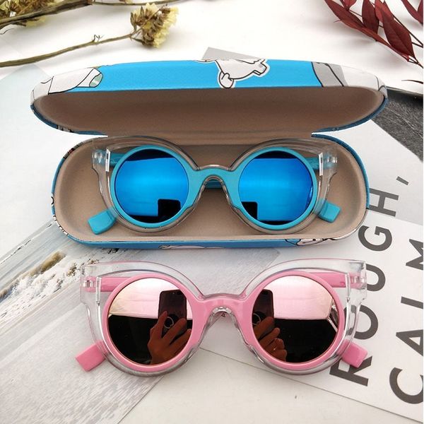 super light kids sunscreen props boys cool sunglasses men and women yellow 2019 outdoor fashion girl windbreak, White;black
super light kids sunscreen props boys cool sunglasses men and women yellow 2019 outdoor fashion girl windbreak, White;black