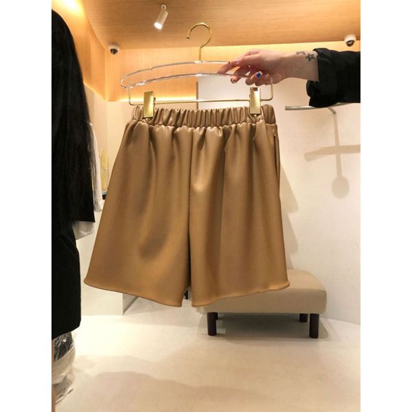 south korea dongdamen 2020 autumn fashion temperament leisure elastic waist light luxury style solid color versatile pu leather shorts for, White;black
south korea dongdamen 2020 autumn fashion temperament leisure elastic waist light luxury style solid color versatile pu leather shorts for, White;black