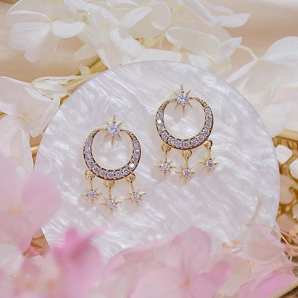 14k real gold shining tassel cz crescent moon earring for women charm micro inlaid zircon stud earring fashion accessories, Golden;silver
14k real gold shining tassel cz crescent moon earring for women charm micro inlaid zircon stud earring fashion accessories, Golden;silver