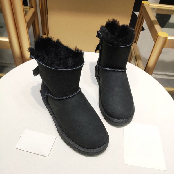 designer womens boots luxury black hairball plus cashmere platform snow boots with box size 35-40
designer womens boots luxury black hairball plus cashmere platform snow boots with box size 35-40