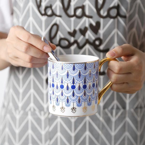 380ml european style ceramic mug creative high grade european coffee mug bone china office royal with spoon
380ml european style ceramic mug creative high grade european coffee mug bone china office royal with spoon