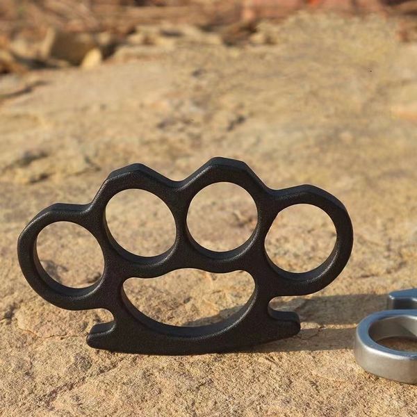 2021 new self defense weapon four finger tiger personal defense supplies girl's anti wolf device self defense ring broken window device
2021 new self defense weapon four finger tiger personal defense supplies girl's anti wolf device self defense ring broken window device