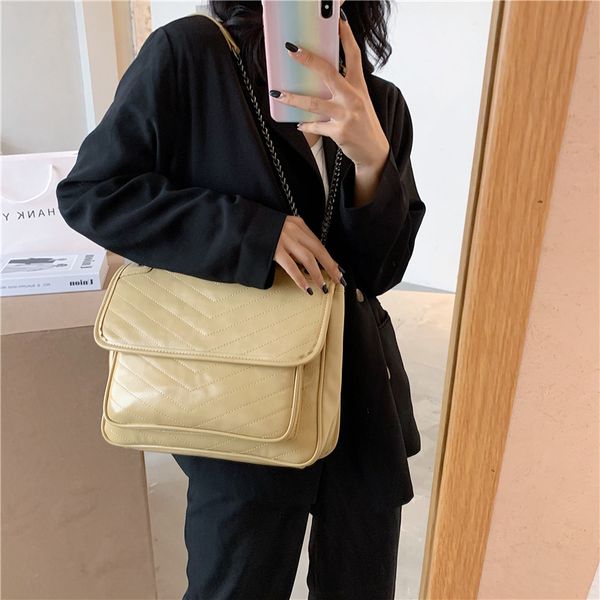 2020 solds women fashion handbag of solid color tote bag large capacity luxurys designers bags shoulder fashion chain crossbody bag
2020 solds women fashion handbag of solid color tote bag large capacity luxurys designers bags shoulder fashion chain crossbody bag