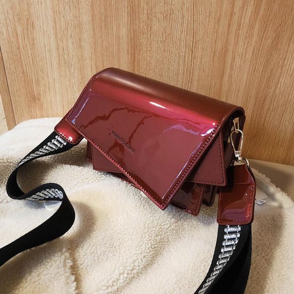 elegant female square crossbody bag 2020 new quality patent leather women's designer handbag travel shoulder messenger bag
elegant female square crossbody bag 2020 new quality patent leather women's designer handbag travel shoulder messenger bag