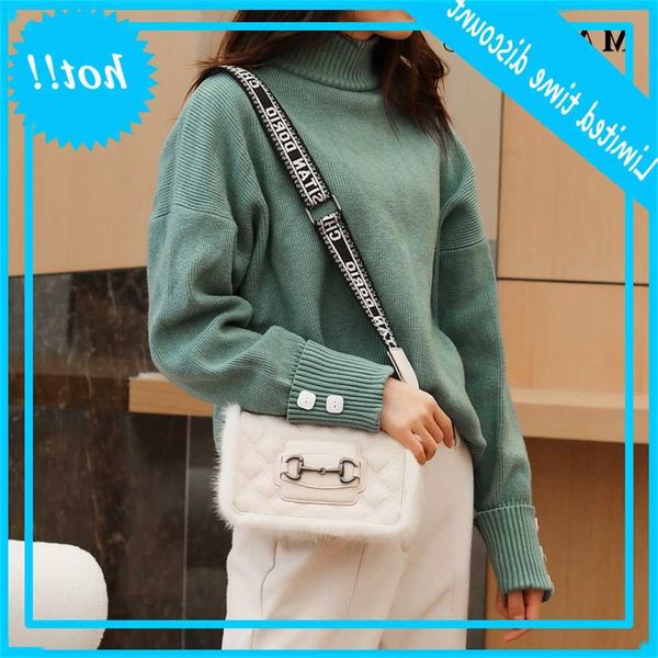 maidudu women's 2020 new fashion mink hair edging small square letter wide strap single shoulder messenger bag
maidudu women's 2020 new fashion mink hair edging small square letter wide strap single shoulder messenger bag