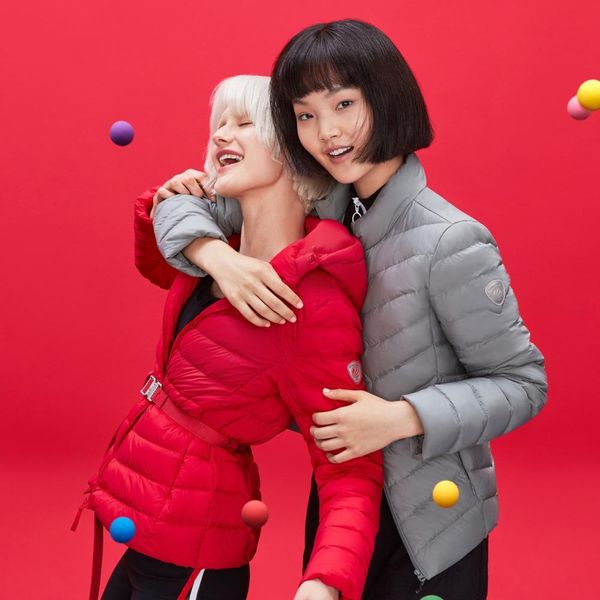bosideng new lightweight soft skin down jacket women's thin winter coat ultra light packable 21 colors waterproof b00131006 201019, Black
bosideng new lightweight soft skin down jacket women's thin winter coat ultra light packable 21 colors waterproof b00131006 201019, Black