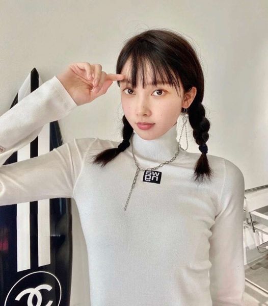 a 20 autumn winter new long sleeve letter black slim and thin knitted bottom coat, female tang yan style, White;black
a 20 autumn winter new long sleeve letter black slim and thin knitted bottom coat, female tang yan style, White;black