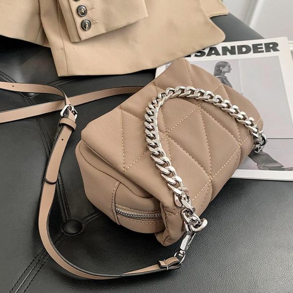 luxury designer shoulder bag women handbag satchel style nylon small crossbody bags for women 2021 metale chain clutches
luxury designer shoulder bag women handbag satchel style nylon small crossbody bags for women 2021 metale chain clutches