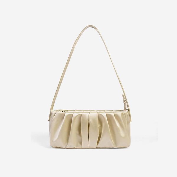 pleated underarm bag commuting foreign style one shoulder hand carrying bag 2020 new fashion british style minority satin women
pleated underarm bag commuting foreign style one shoulder hand carrying bag 2020 new fashion british style minority satin women