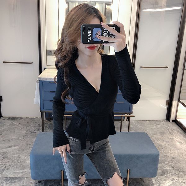 2021 new women's knitted cardigan sweater deep cross-neckline lace to the waist thin woman knitting cardigans autumn 95wj, White;black
2021 new women's knitted cardigan sweater deep cross-neckline lace to the waist thin woman knitting cardigans autumn 95wj, White;black