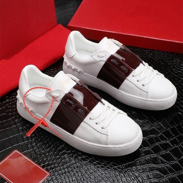 2020 new valéntíno designer luxury women's shoes ladies casual shoes fashion sports shoes sheepskin lining size35-40, Black;red
2020 new valéntíno designer luxury women's shoes ladies casual shoes fashion sports shoes sheepskin lining size35-40, Black;red