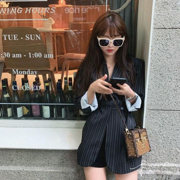 2020 autumn and winter models contrast color striped suit skirt women dress design sense niche show thin waist skirt1, Black;gray
2020 autumn and winter models contrast color striped suit skirt women dress design sense niche show thin waist skirt1, Black;gray