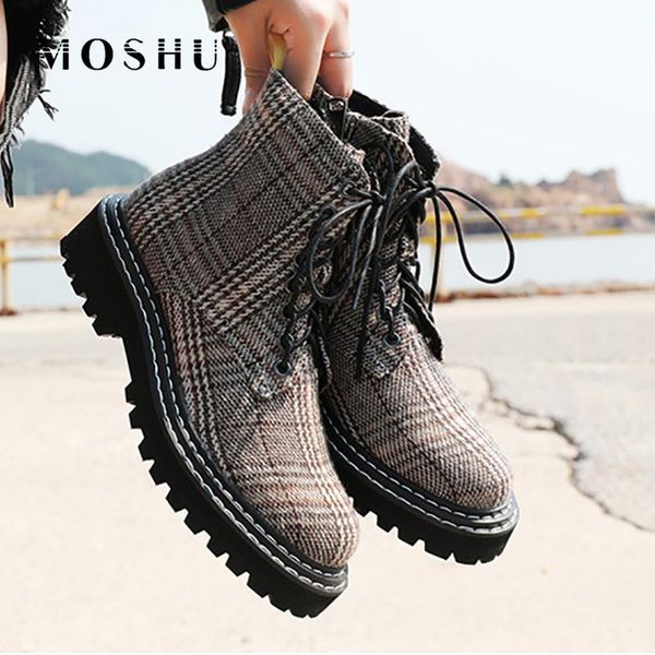 2020 winter women boots lace up round toe booties fashion genuine leather motorcycle short boots women shoes botas mujer, Black
2020 winter women boots lace up round toe booties fashion genuine leather motorcycle short boots women shoes botas mujer, Black