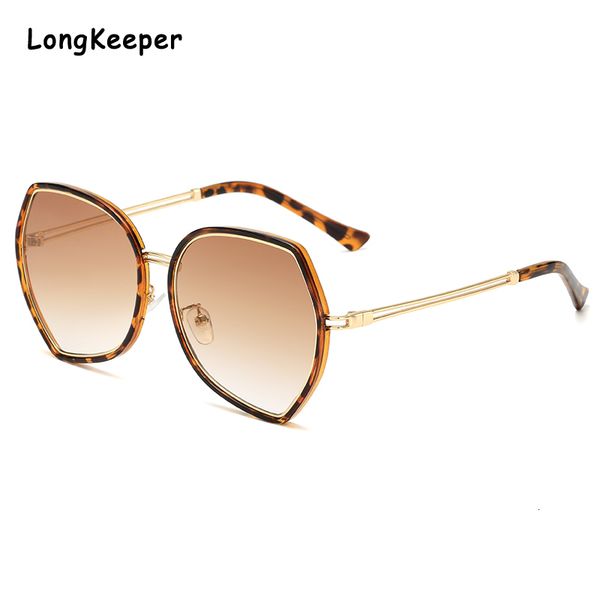 2020 square sunglasses women trendy leopard sunglasses irregular frame glasses uv400 vintage sunglass gradient shades oculos de, White;black
2020 square sunglasses women trendy leopard sunglasses irregular frame glasses uv400 vintage sunglass gradient shades oculos de, White;black