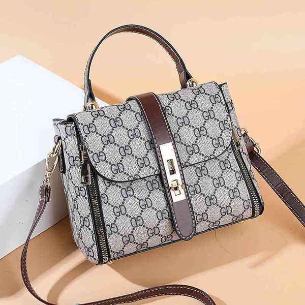 65% off factory wholesale bag net red women's european and fashion small square versatile one shoulder messenger bag
65% off factory wholesale bag net red women's european and fashion small square versatile one shoulder messenger bag