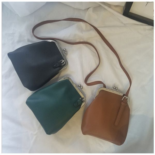 wild new female bag retro bucket bag solid color pu small square clip korean explosion style shoulder wide shoulder
wild new female bag retro bucket bag solid color pu small square clip korean explosion style shoulder wide shoulder