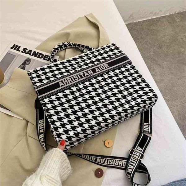 65% off factory wholesale bag women's style bag versatile lattice messenger net red large capacity single shoulder straddle
65% off factory wholesale bag women's style bag versatile lattice messenger net red large capacity single shoulder straddle