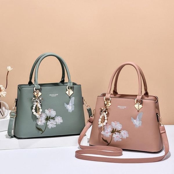totes handbags new 2022 fashion spring and summer personality printing shoulder messenger korean version of handbag 113
totes handbags new 2022 fashion spring and summer personality printing shoulder messenger korean version of handbag 113