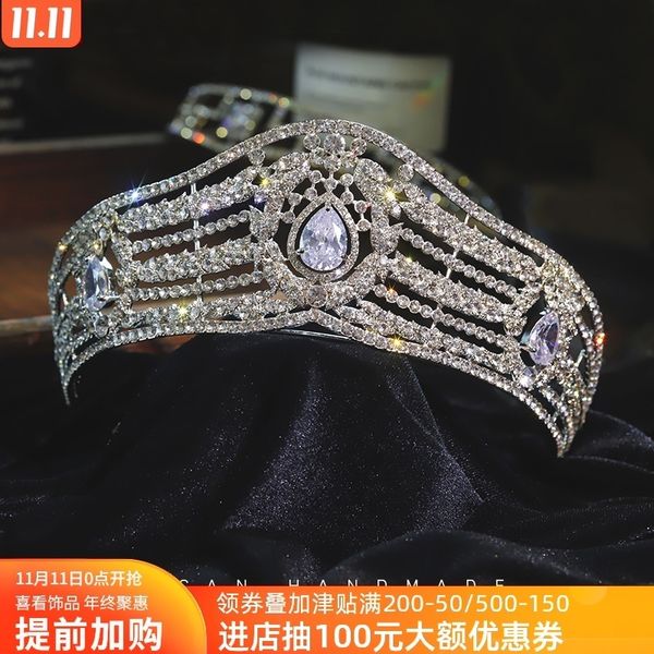 i like to see the new korean style full diamond, super sparkle silver semicircle crown, wedding headdress, pgraphy, makeup and curly
i like to see the new korean style full diamond, super sparkle silver semicircle crown, wedding headdress, pgraphy, makeup and curly