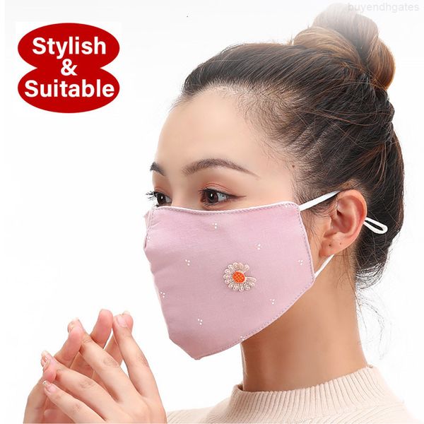 2020 new designer winter women girl fold outdoor cotton mask reusable washable protective dust gas face mask autumn winter mouth cover
2020 new designer winter women girl fold outdoor cotton mask reusable washable protective dust gas face mask autumn winter mouth cover